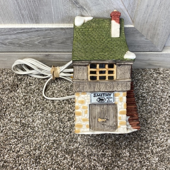 DEPT 56 THE ORIGINAL 7 SHOPS OF DICKENS VILLAGE "BEAN & SON SMITHY SHOP" #65153 - Picture 2 of 11